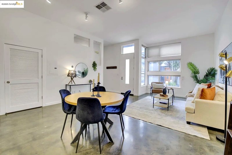 4 Ealing Ln, Oakland, CA 94608 - Photo 3