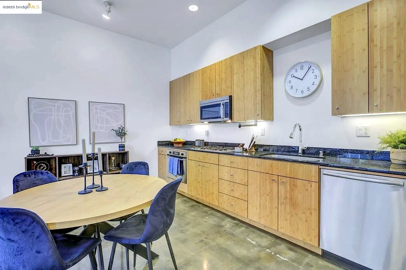 4 Ealing Ln, Oakland, CA 94608 - Photo 5