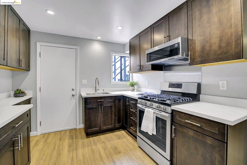 51 Caine Ave, San Francisco, CA 94112 - Photo 6