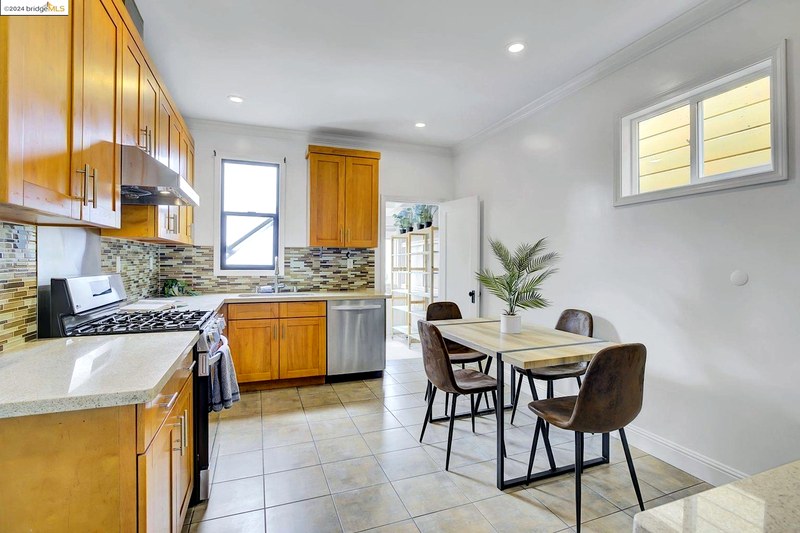 51 Caine Ave, San Francisco, CA 94112 - Photo 17