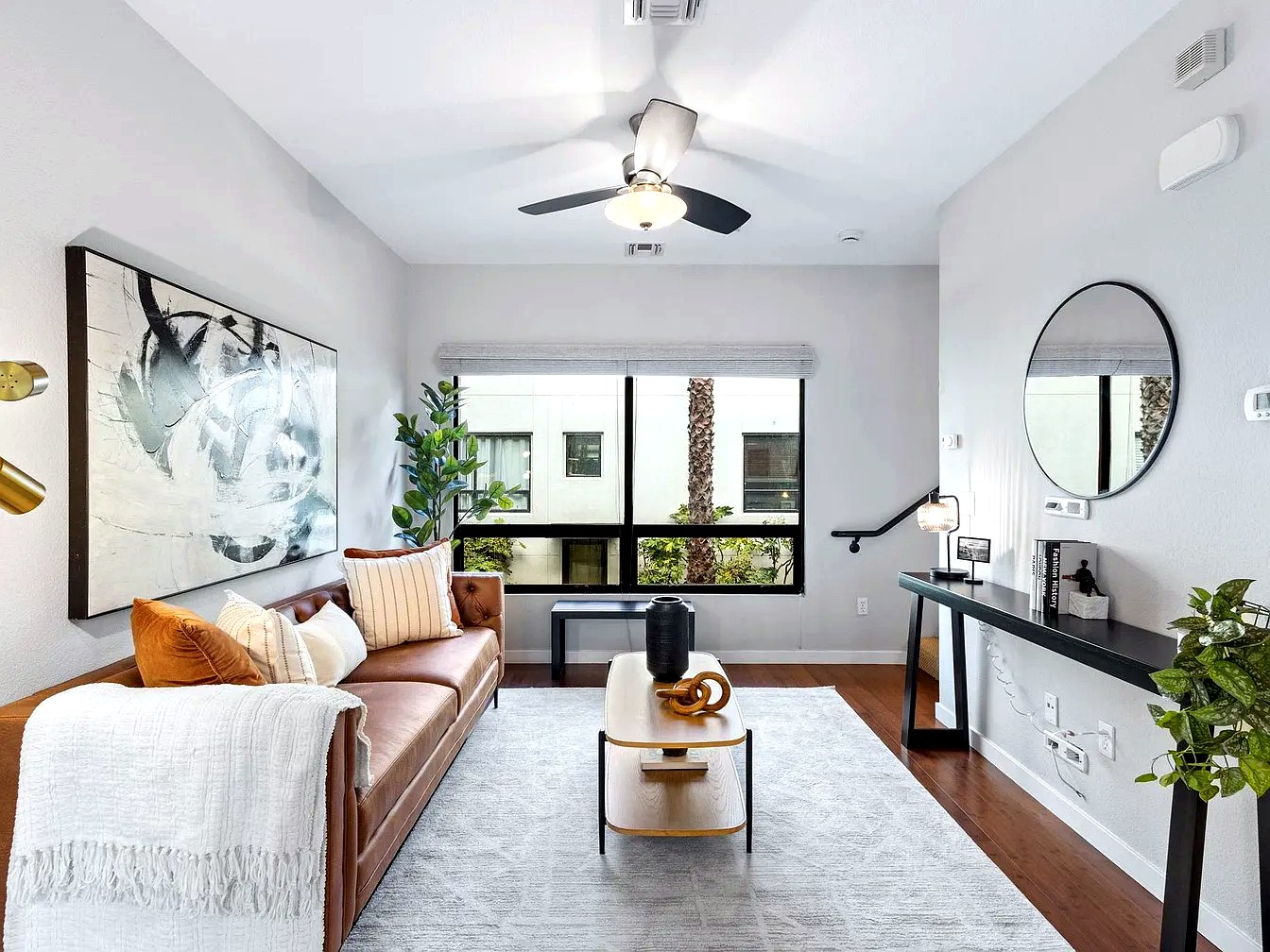 803 Zephyr Dr, Oakland, CA 94607 - Featured