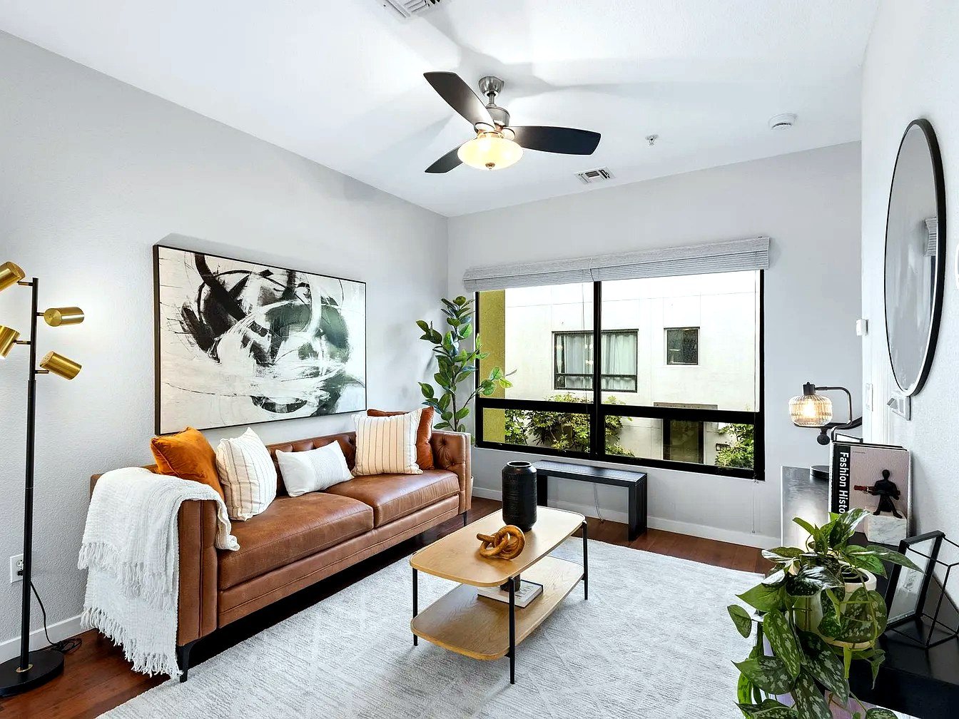 Zephyr Dr, Oakland, CA 94607 - Featured