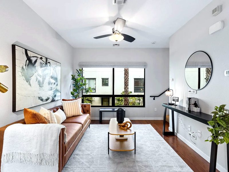 803 Zephyr Dr, Oakland, CA 94607