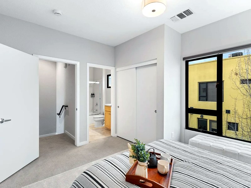 803 Zephyr Dr, Oakland, CA 94607 - Photo 5