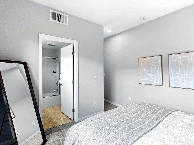 803 Zephyr Dr, Oakland, CA 94607 - Photo 7