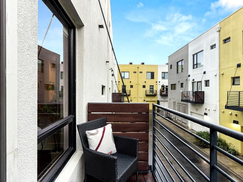 803 Zephyr Dr, Oakland, CA 94607 - Photo 9