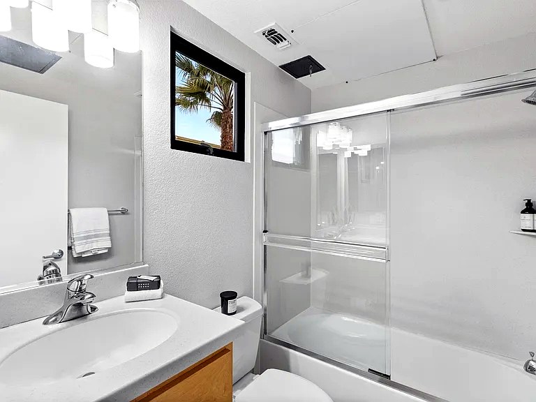 803 Zephyr Dr, Oakland, CA 94607 - Photo 21